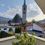 Im Herzen Der Altstadt シュヴァーツ